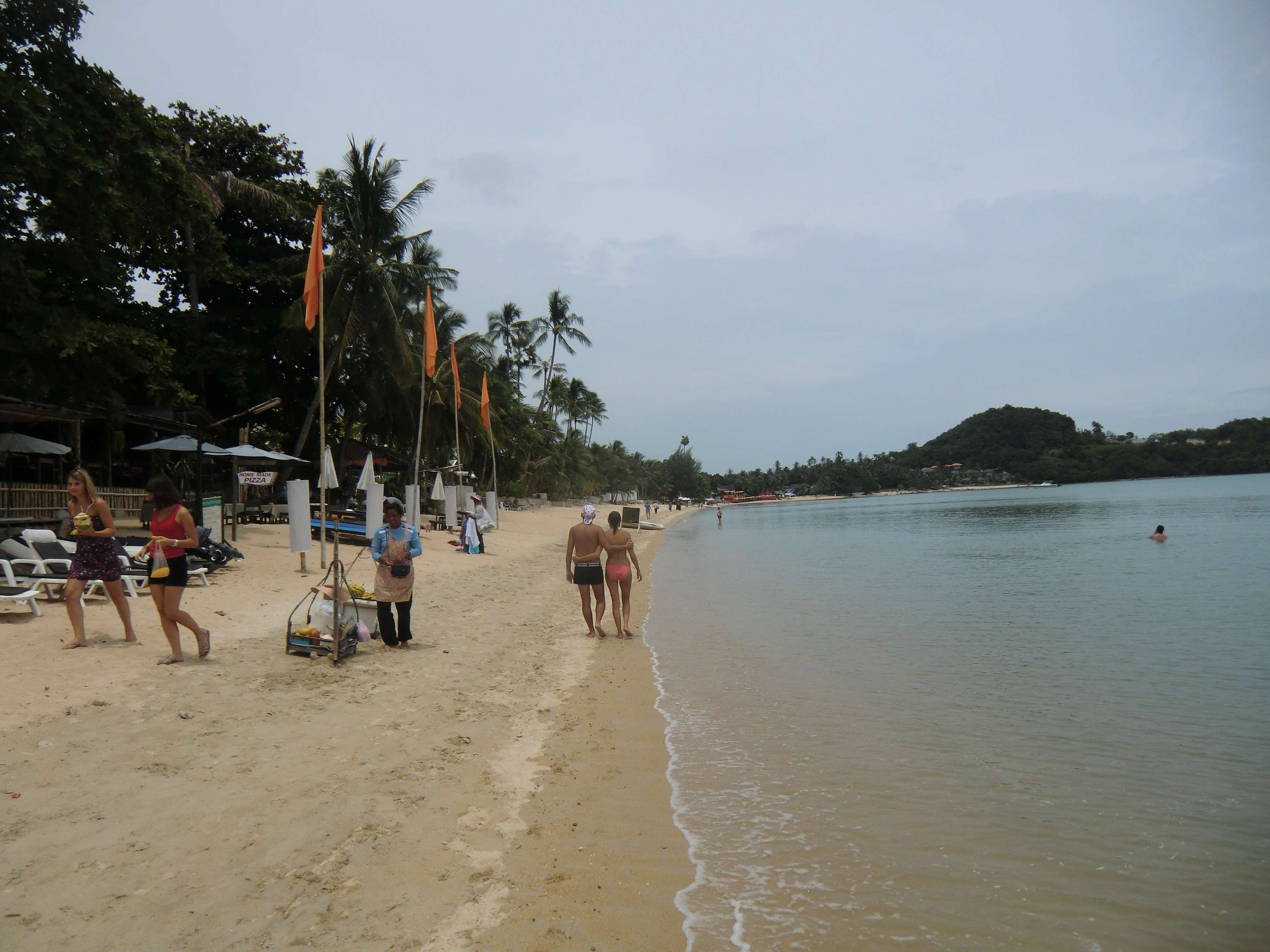 der "Bo Phut" Strand linksseitig 